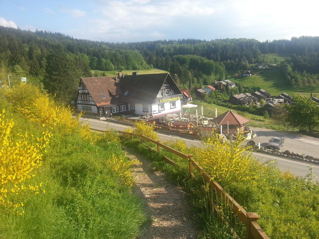 Hotel-Berggasthof Schwarzwaldperle Sasbachwalden Exterior photo
