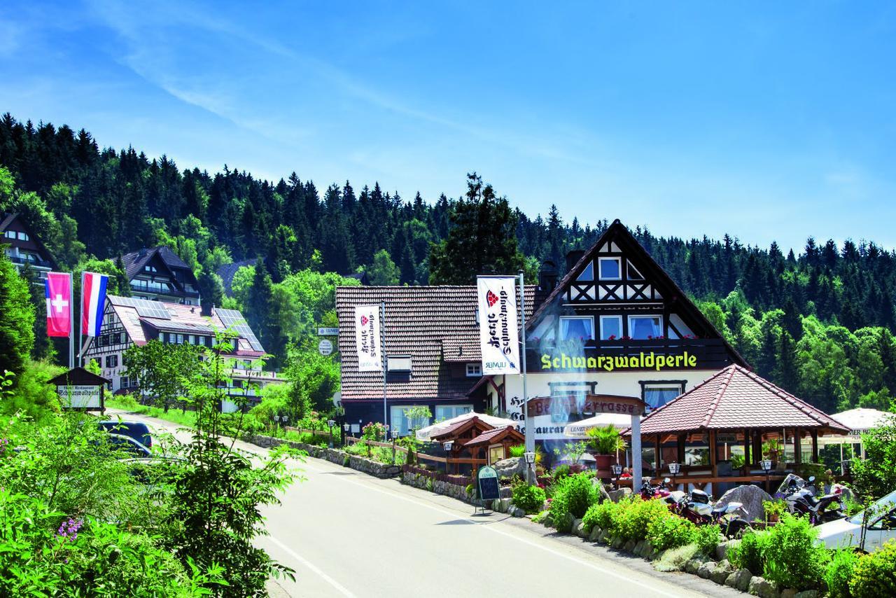 Hotel-Berggasthof Schwarzwaldperle Sasbachwalden Exterior photo