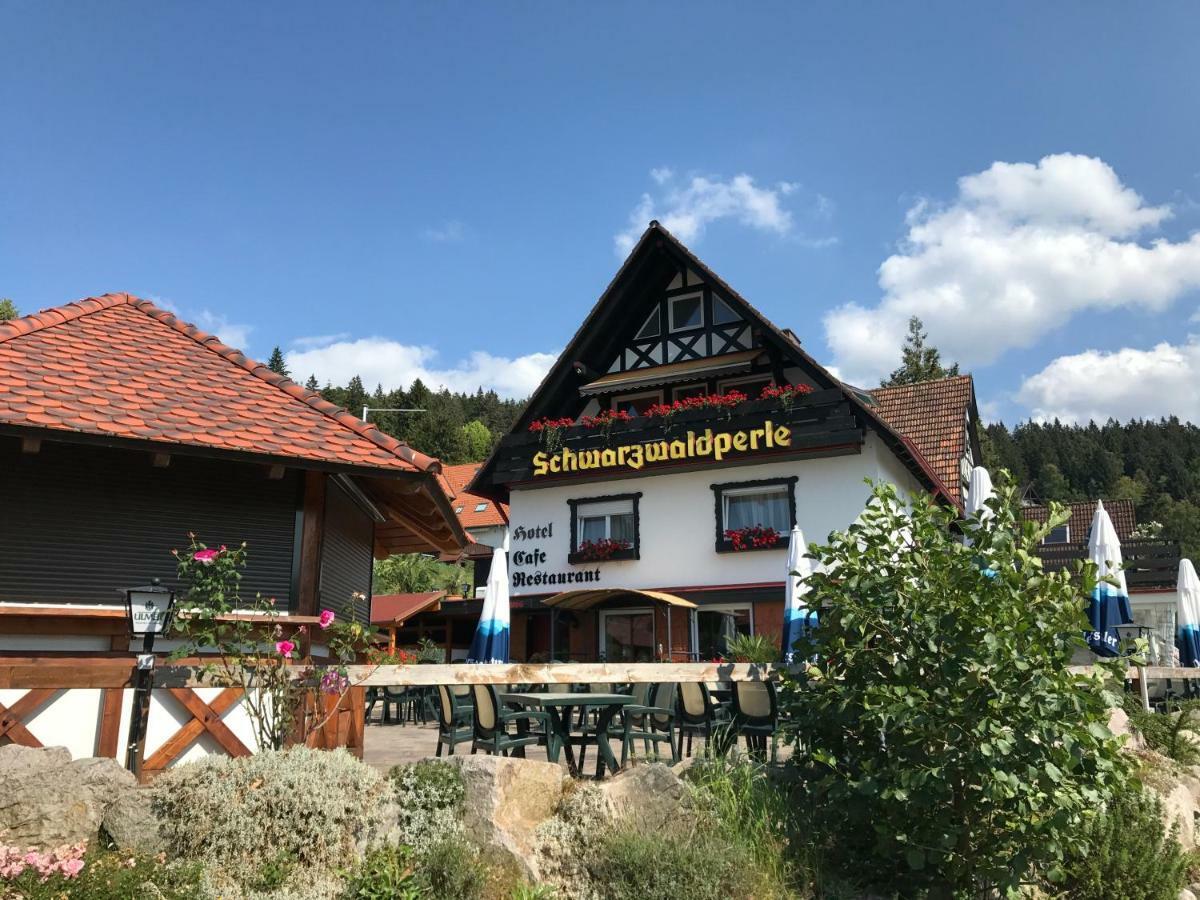 Hotel-Berggasthof Schwarzwaldperle Sasbachwalden Exterior photo